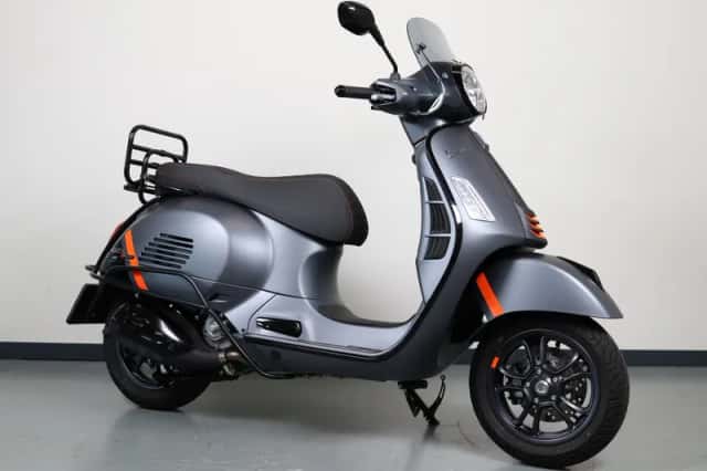 Vespa GTS 300 (2025) thumbnail 1
