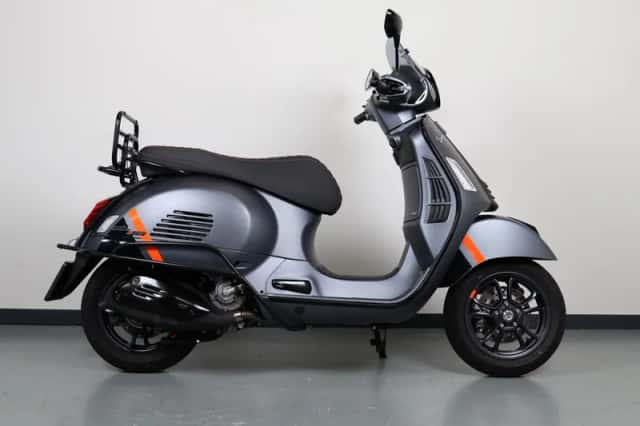 Vespa GTS 300 (2025) thumbnail 2