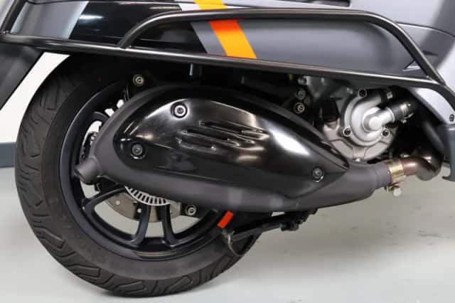 Vespa GTS 300 (2025) thumbnail 4