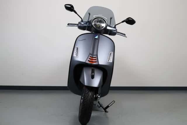 Vespa GTS 300 (2025) thumbnail 6
