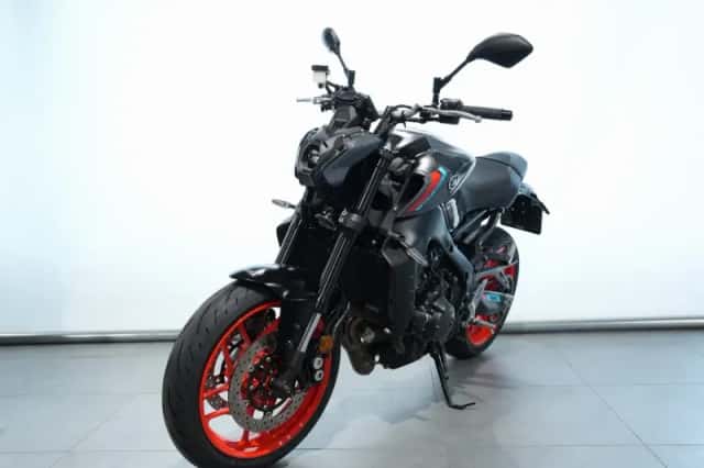 Yamaha MT-09 (2021) thumbnail 3