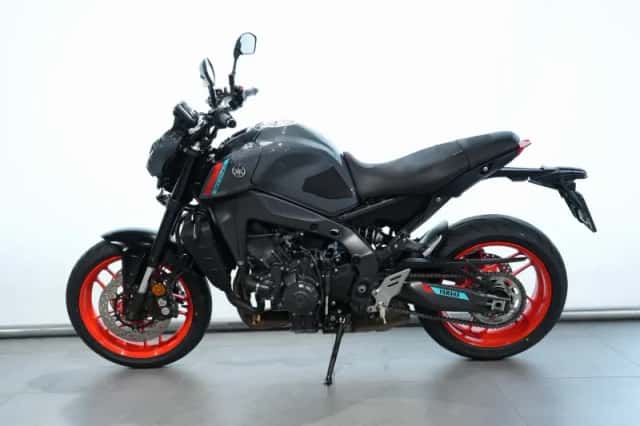 Yamaha MT-09 (2021) thumbnail 4