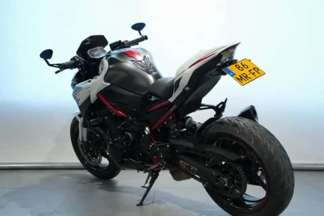 Kawasaki Z900 (2022) thumbnail 5