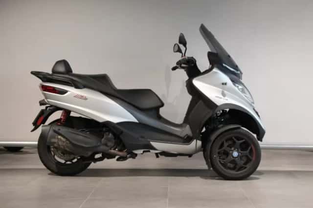 Piaggio MP3 400 (2022) thumbnail 1
