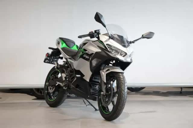 Kawasaki Ninja (2024) thumbnail 2