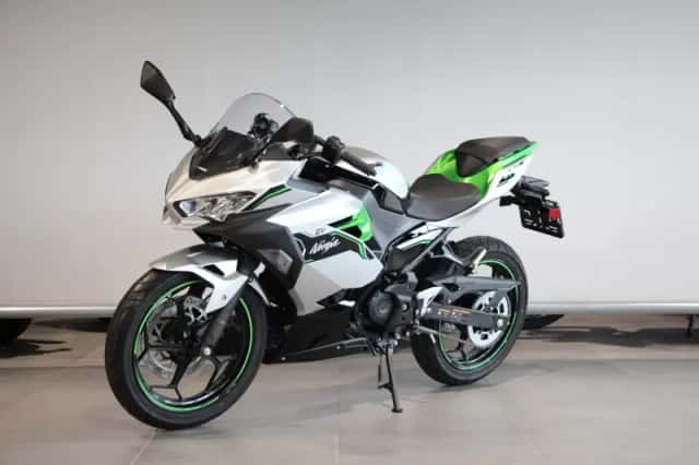 Kawasaki Ninja (2024) thumbnail 4