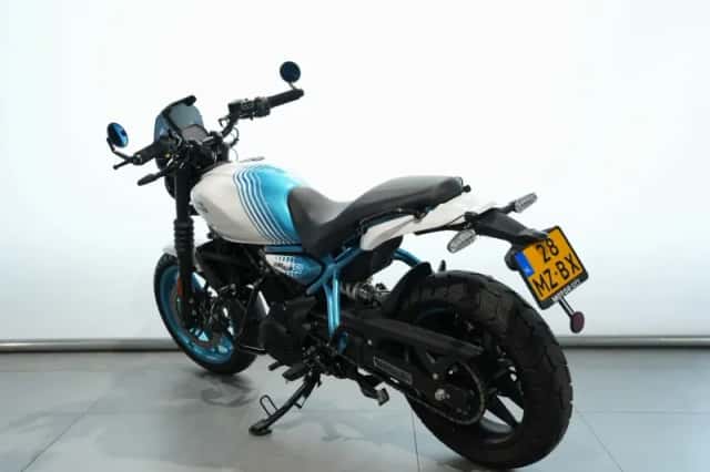 Royal Enfield GUERRILLA 450 (2025) thumbnail 5