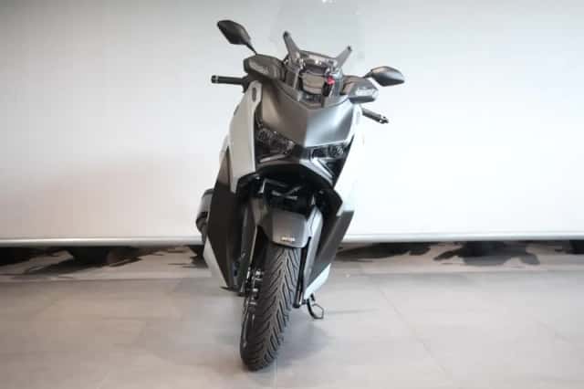 Yamaha X-MAX 300 (2025) thumbnail 3