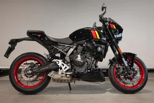Suzuki GSX-8TT (2025) thumbnail 1
