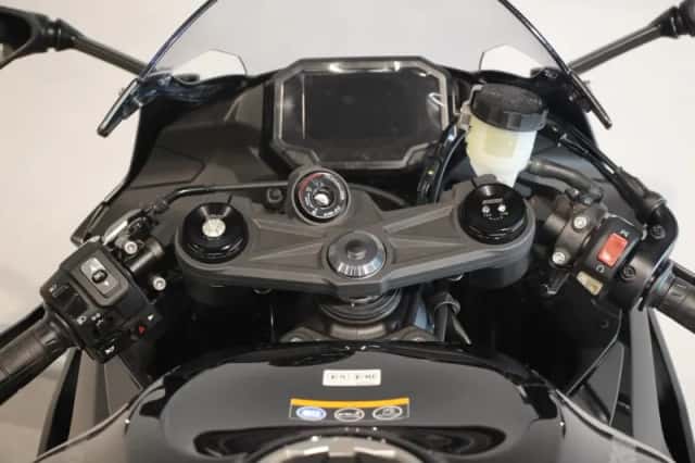 Kawasaki ZX-6R (2026) thumbnail 5