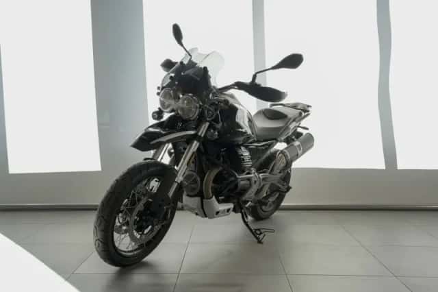 Moto Guzzi V85 TT Travel (2023) thumbnail 3