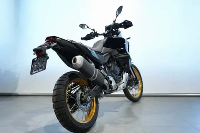 Yamaha Tenere 700 WORLD RAID (2026) thumbnail 6