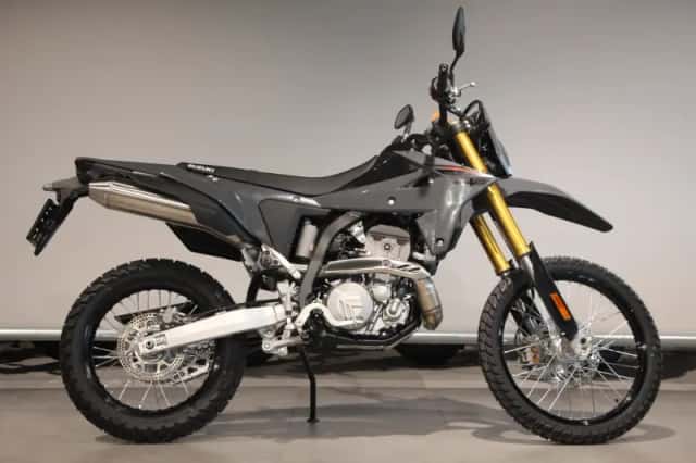 Suzuki DR Z4S (2026) thumbnail 1