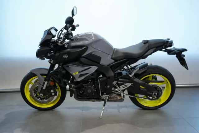 Yamaha MT-10 (2017) thumbnail 4