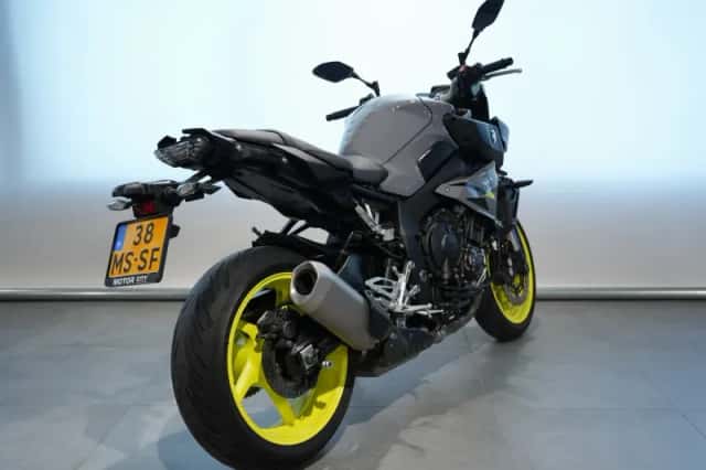Yamaha MT-10 (2017) thumbnail 6