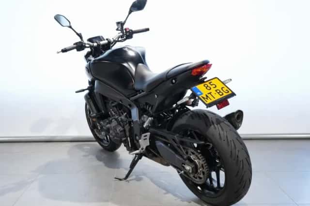 Yamaha MT-09 (2023) thumbnail 5