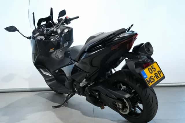 Yamaha Tmax 560 Tech MAX (2023) thumbnail 4