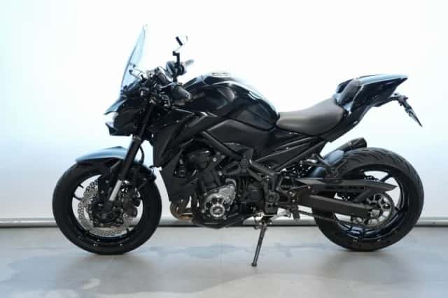 Kawasaki Z900 (2017) thumbnail 4