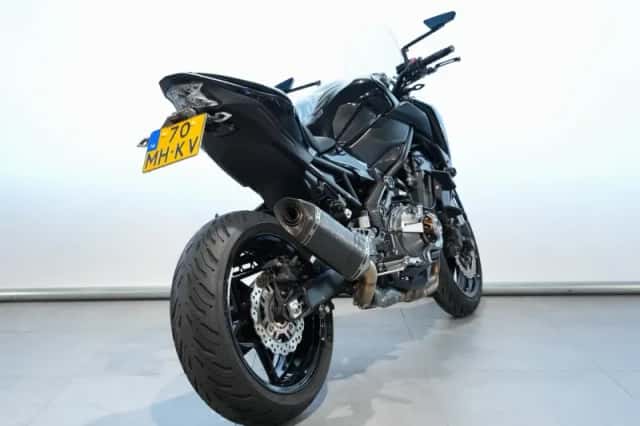 Kawasaki Z900 (2017) thumbnail 6