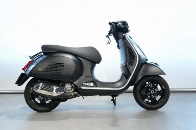 Vespa GTS 300 (2022) thumbnail 1