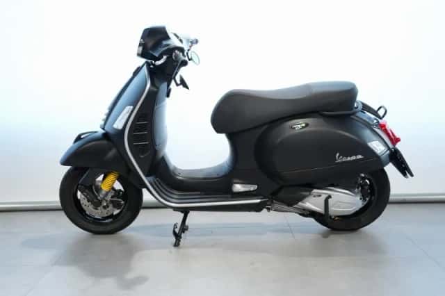 Vespa GTS 300 (2022) thumbnail 4