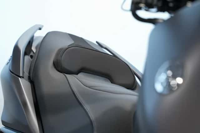 Yamaha Xmax 300 Tech MAX (2026) thumbnail 2