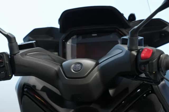 Yamaha Xmax 300 Tech MAX (2026) thumbnail 6