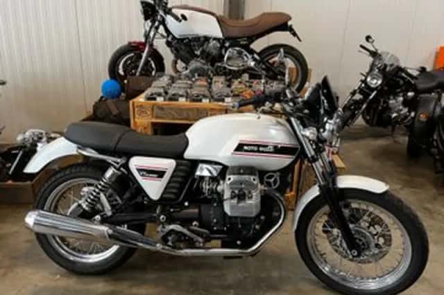 Moto Guzzi V7 (2009) thumbnail 1
