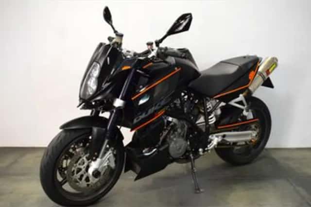 KTM 990 Super Duke (2006) thumbnail 2
