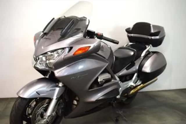 Honda ST 1300 PAN European (2002) thumbnail 3