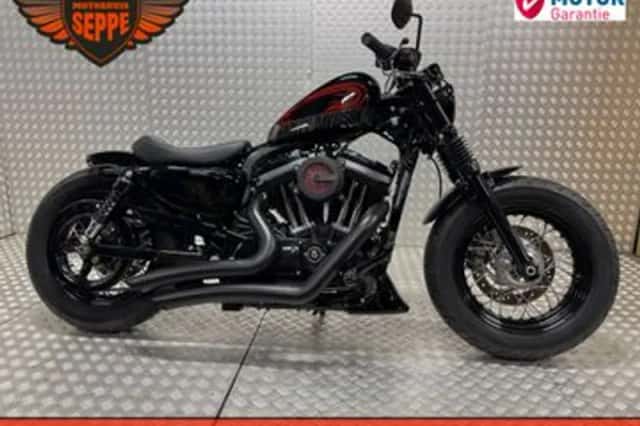 Harley-Davidson Sportster (2013) thumbnail 1