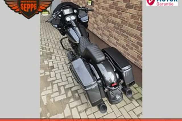 Harley-Davidson Road Glide Special (2017) thumbnail 3