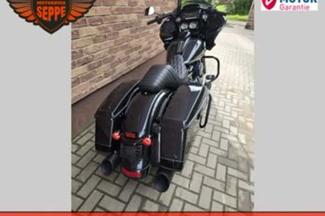 Harley-Davidson Road Glide Special (2017) thumbnail 6
