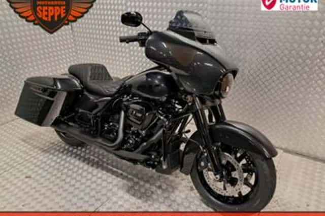 Harley-Davidson Street Glide 107 (2017) thumbnail 2