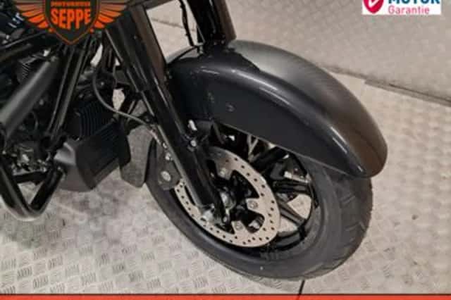 Harley-Davidson Street Glide 107 (2017) thumbnail 3