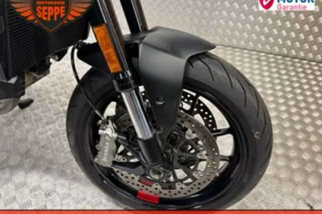 Ducati Monster (2021) thumbnail 4