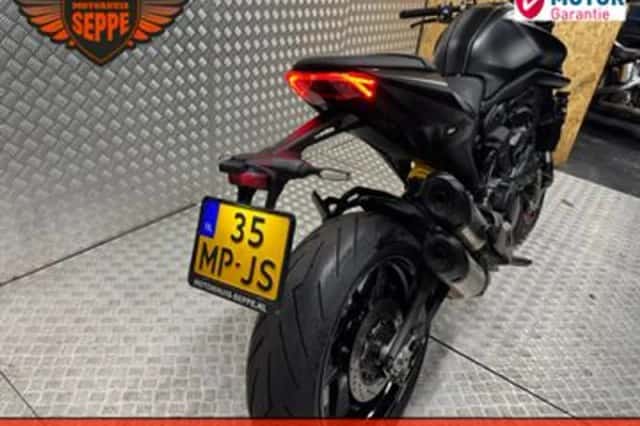 Ducati Monster (2021) thumbnail 6