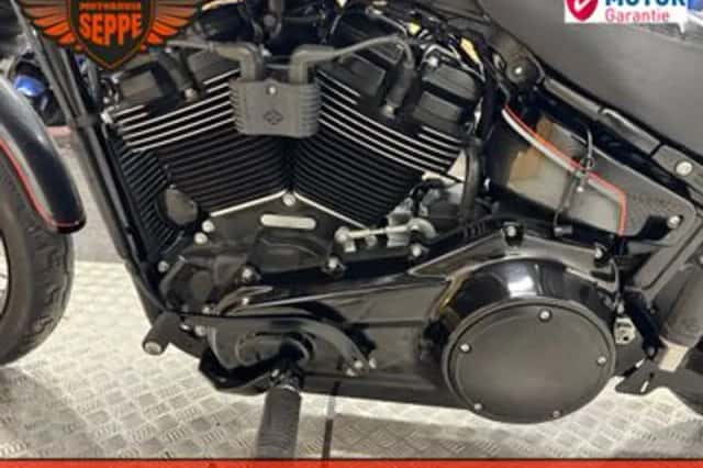 Harley-Davidson Street Bob (2018) thumbnail 2