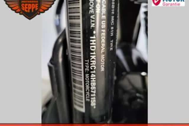 Harley-Davidson Street Glide Special (2017) thumbnail 6