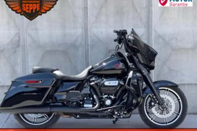 Harley-Davidson Street Glide (2022) thumbnail 1