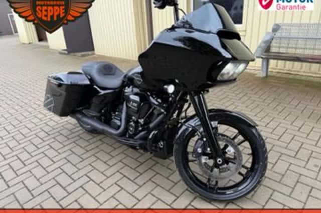 Harley-Davidson Road Glide (2019) thumbnail 1