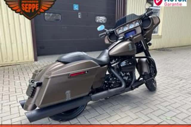 Harley-Davidson Street Glide (2020) thumbnail 4