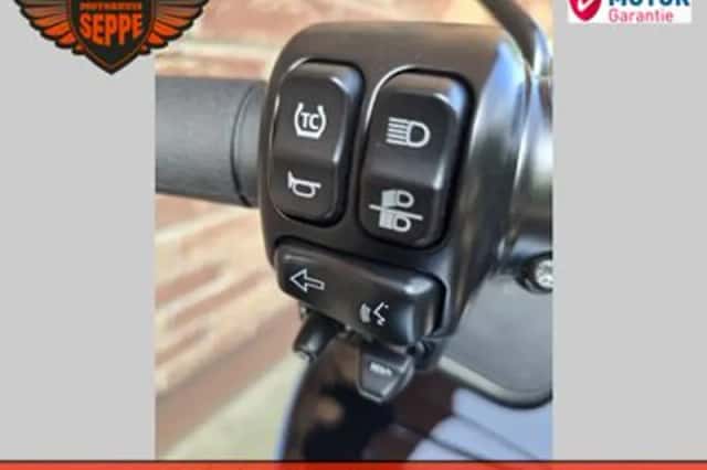 Harley-Davidson Road Glide (2023) thumbnail 4