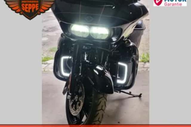 Harley-Davidson Road Glide Limited (2021) thumbnail 3