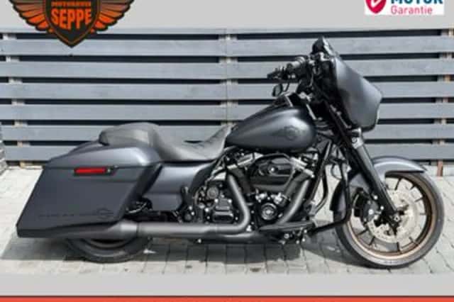 Harley-Davidson Street Glide (2023) thumbnail 1