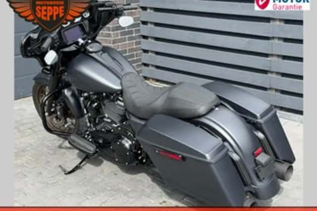 Harley-Davidson Street Glide (2023) thumbnail 2