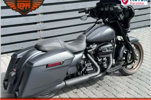Harley-Davidson Street Glide (2023) thumbnail 3
