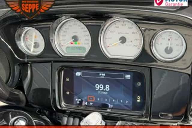 Harley-Davidson Street Glide (2023) thumbnail 4