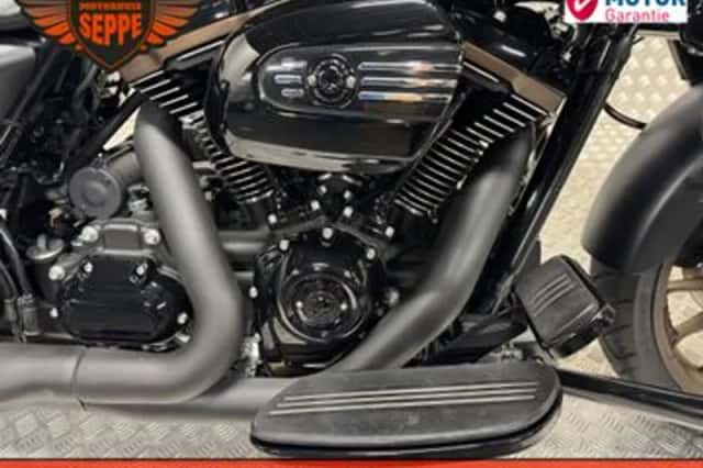 Harley-Davidson Road Glide Limited (2021) thumbnail 2