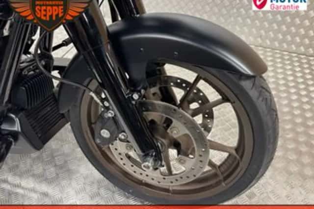 Harley-Davidson Road Glide Limited (2021) thumbnail 3